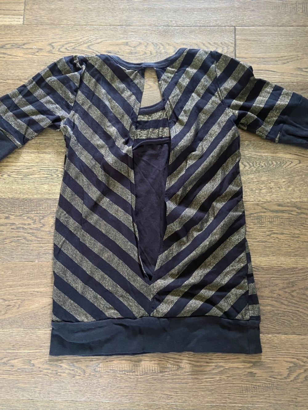 EUC: Vintage Y2K Union Bay Black & Shimmering Gold Striped Top w/ Keyhole Back M - Picture 9 of 13